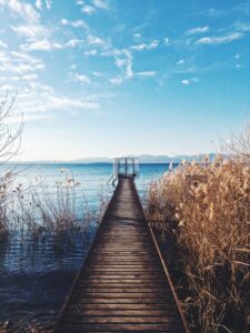 Dock to water