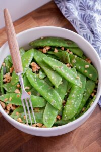 cooked pea pods side dish